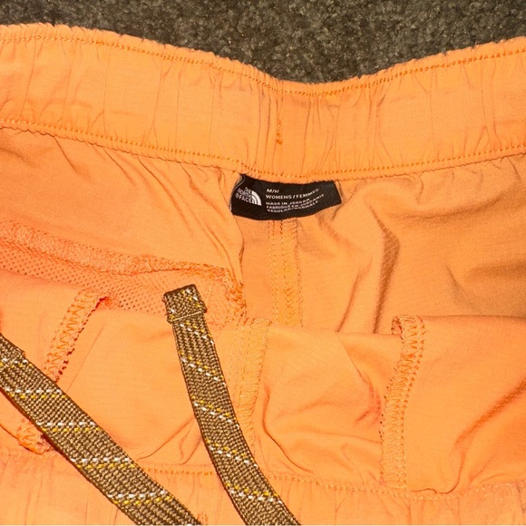 The North Face Class V Pathfinder Pull-On shorts - Picture 5 of 6